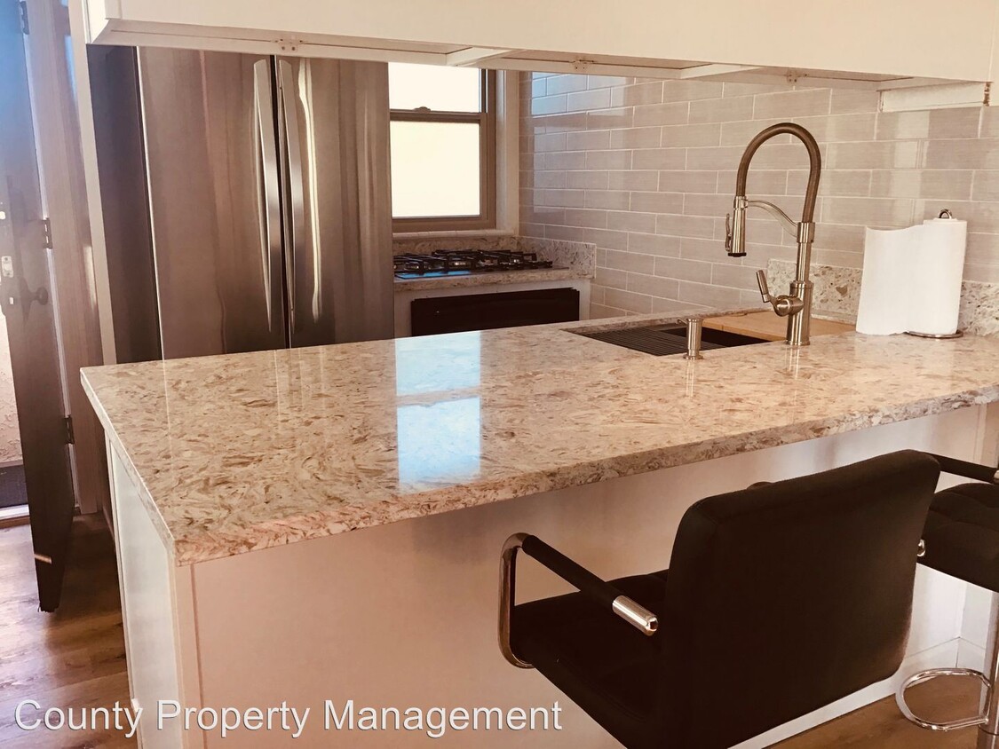 Building Photo - 1 br, 1 bath House - 1094 Bollin Avenue