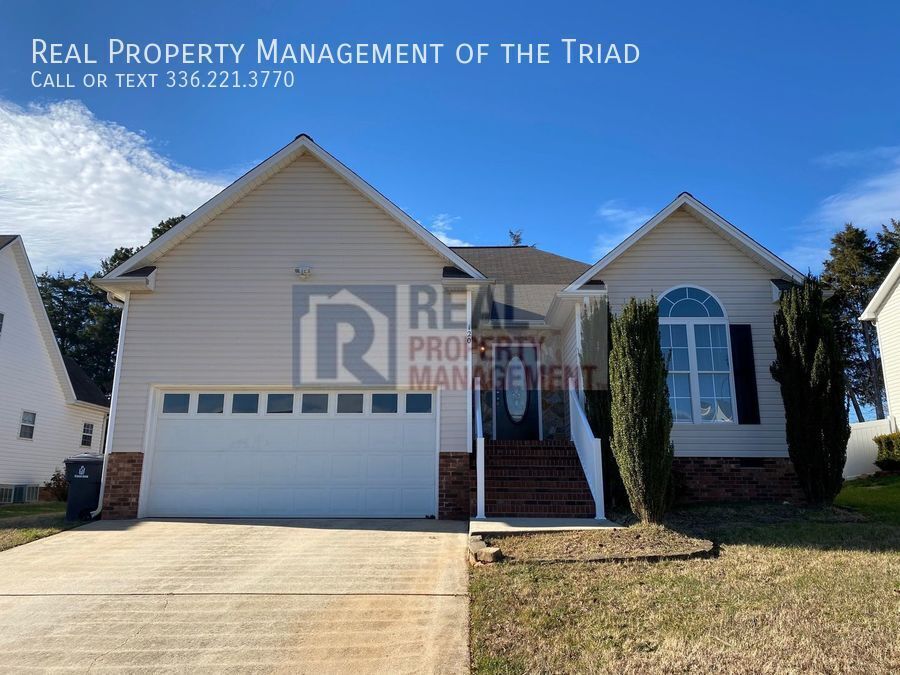 Primary Photo - 120 Sedge Meadow Dr