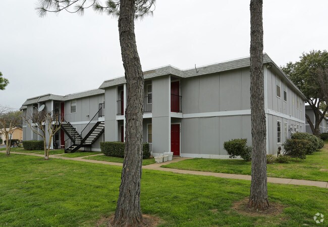 Norwood Village Apartments Arlington, TX