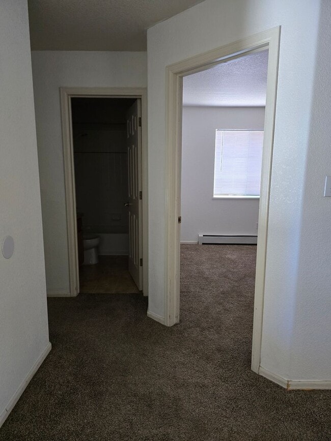 Building Photo - Nestled 3 bedroom, 2 bathroom in Fruitvale area