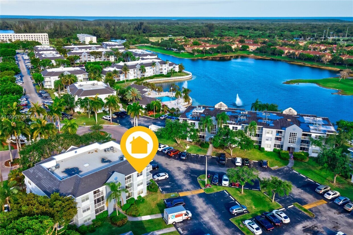 Foto principal - 8650 SW 212th St