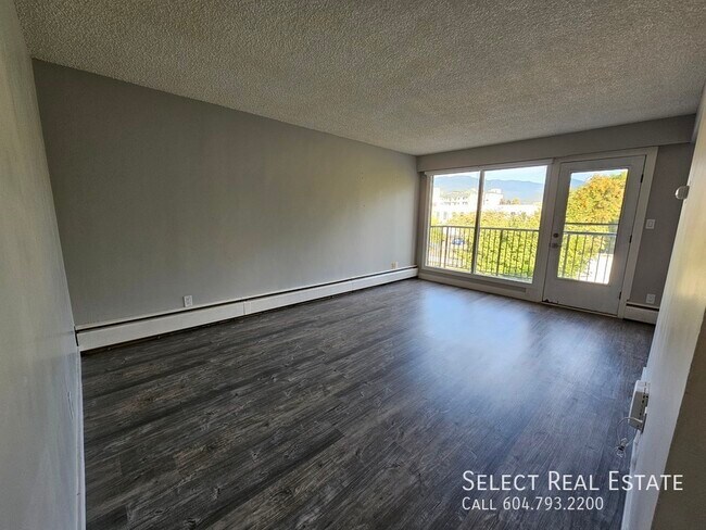 Photo du bâtiment - 46117 Gore Avenue11