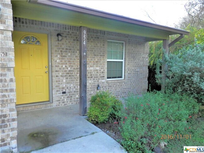 Building Photo - 954 Potthast Dr