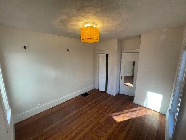 Cama 1 - 65 Hancock St