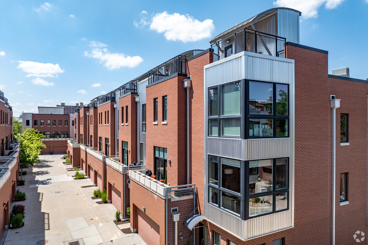 Primary Photo - SoMa Rowhouses