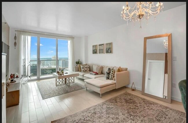 Building Photo - 500 Brickell Ave