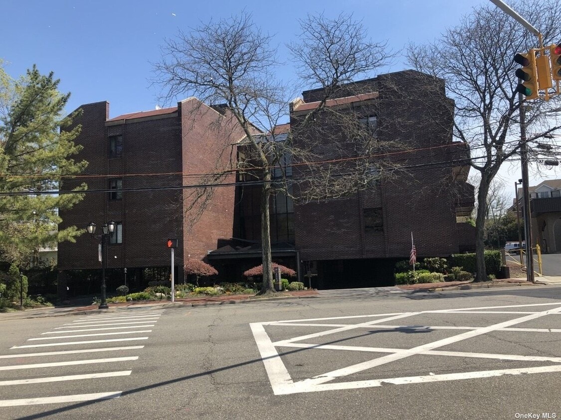 123 Middle Neck Rd Unit 407, Great Neck, NY 11021 Apartment for Rent