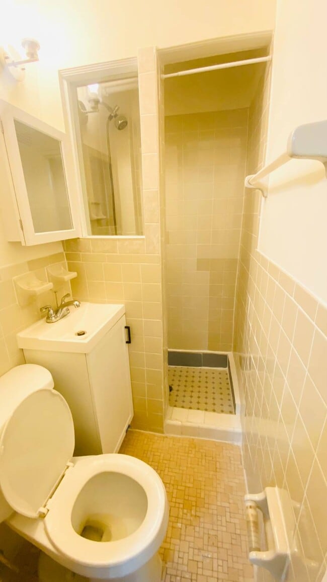 Building Photo - 9947 3rd Ave