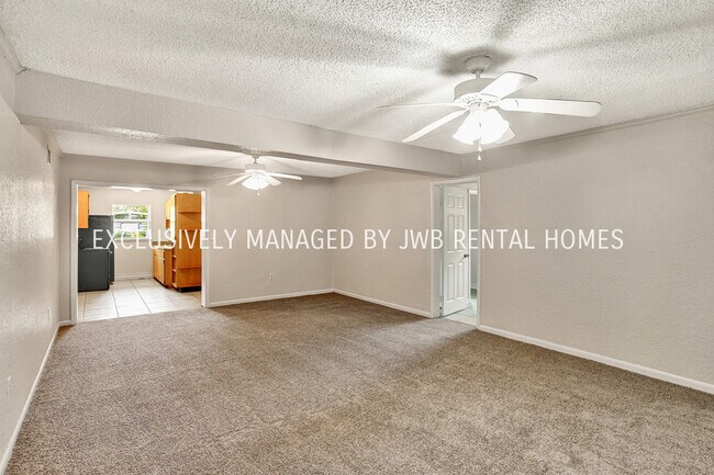 Building Photo - 9614 Flechette Ave