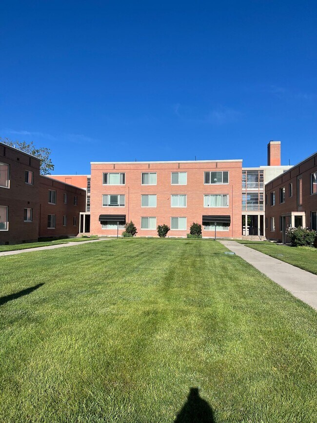 Building Photo - South of BYU Campus 2 bed/ 1 bath
