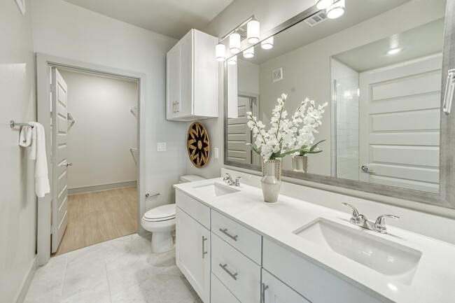 120 - Dakota at Shepherd