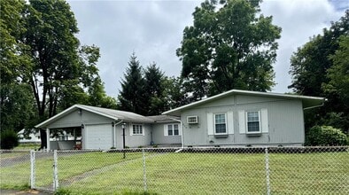 Building Photo - 206 William Ln