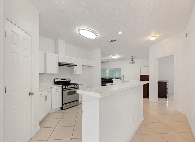 Building Photo - 13530 Carruth Ln