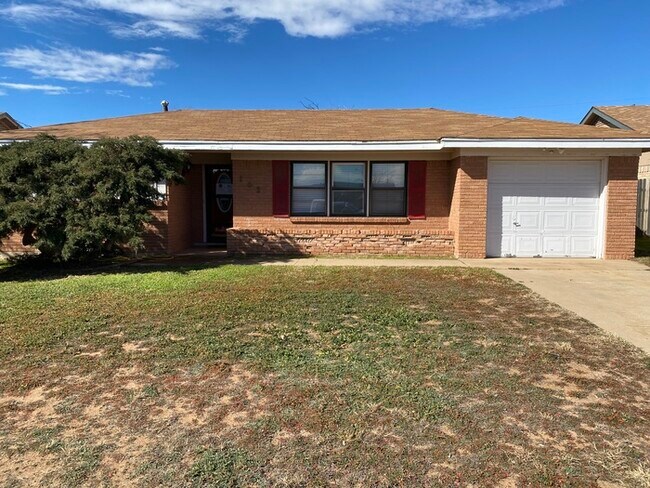 Foto del edificio - 3 bed 2 bath, 1 car garage