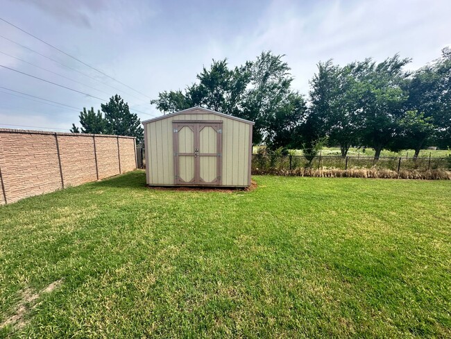 Building Photo - 3 bed 2 bath NE Moore