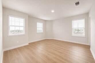 Building Photo - 3001 Iron Woods Dr
