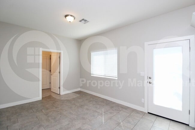 Building Photo - 3000 N 37th St