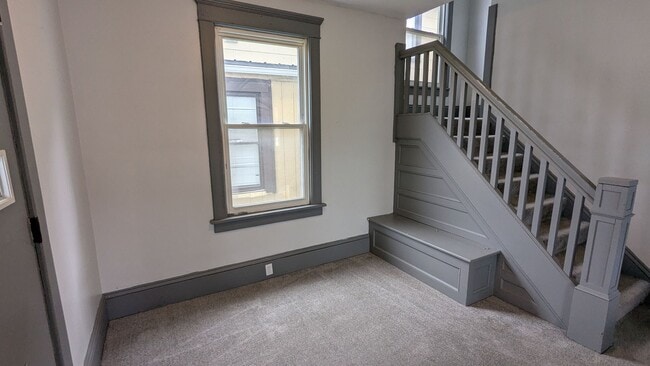 Building Photo - Charming 3 bedroom, 1 bathroom house locat...