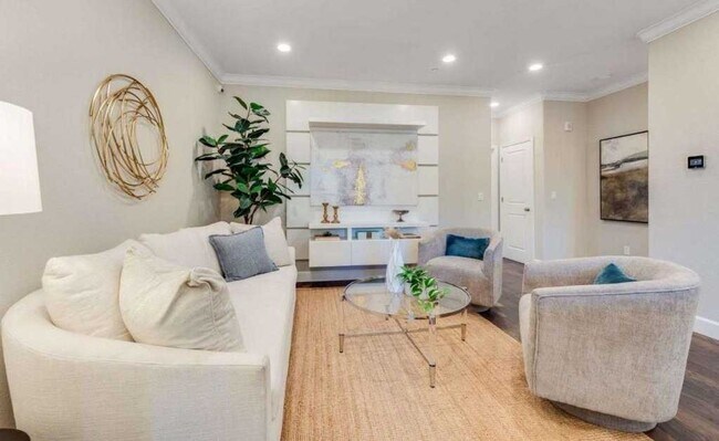 Foto del edificio - Luxury 3-Bed Townhouse in Hayward Just Built in 2019!