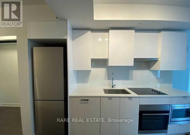 Building Photo - 195 Redpath Ave