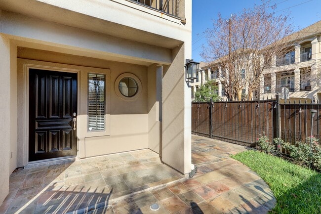 Foto del edificio - 5502 Blossom St