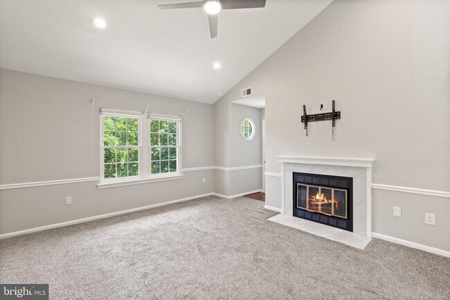 Foto del edificio - 12317 Wadsworth Way
