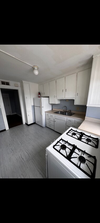 Foto principal - 343 W Main St