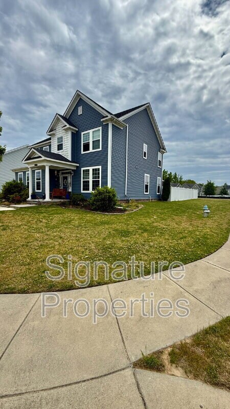 Building Photo - 100 Sandalwood Ln