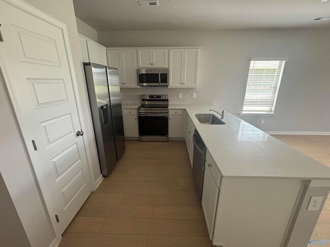 Building Photo - 15416 GRAYSON CIR