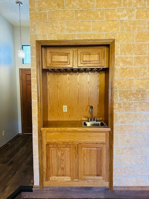 Building Photo - 600 Fire Light Dr