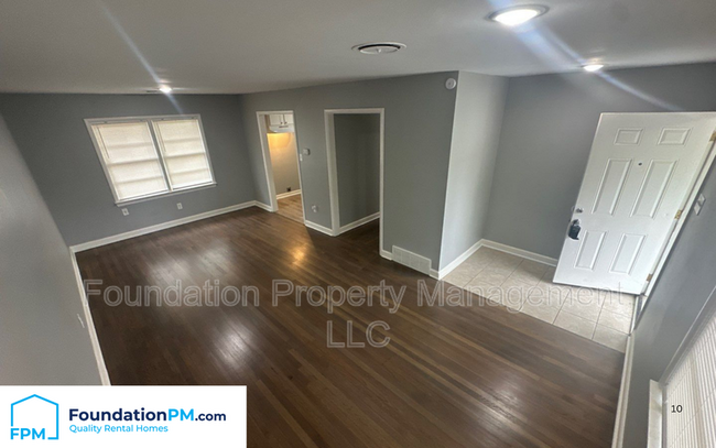 Building Photo - 1704 S Perkins Rd