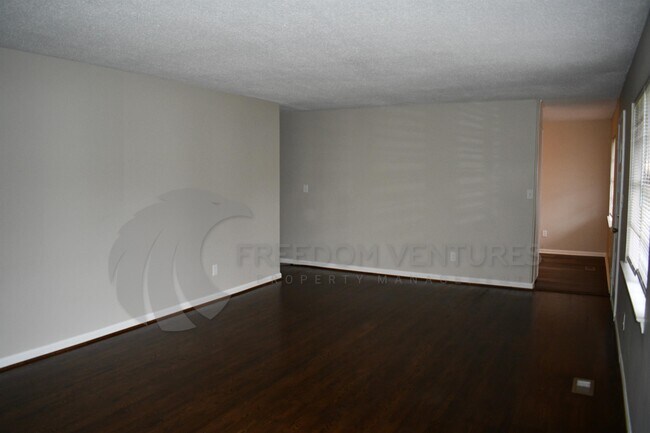 Building Photo - 7232 Naples Ave
