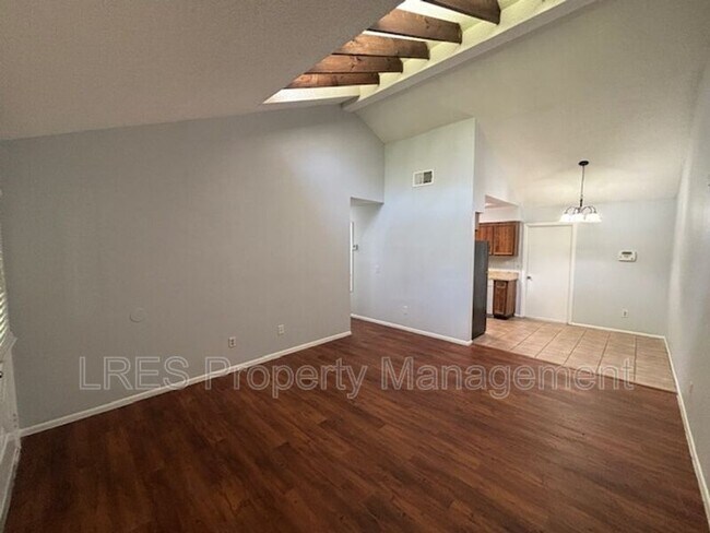 Foto del edificio - 4654 Lighthouse Cir