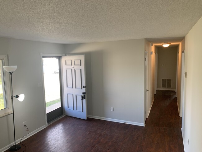 Building Photo - 6604 Cadbury Dr