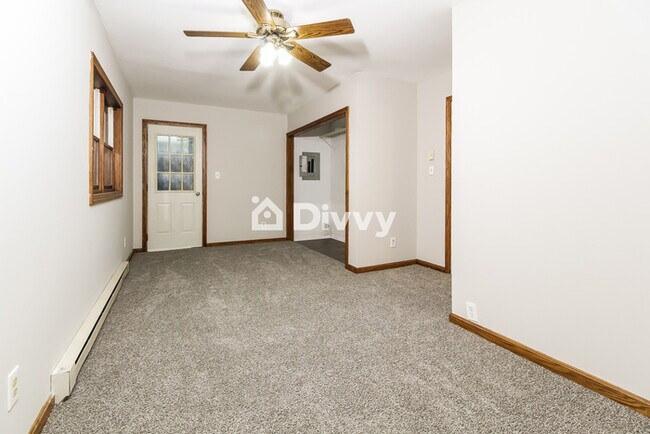 Building Photo - 1532 Southeast Blvd, Salem, OH 44460