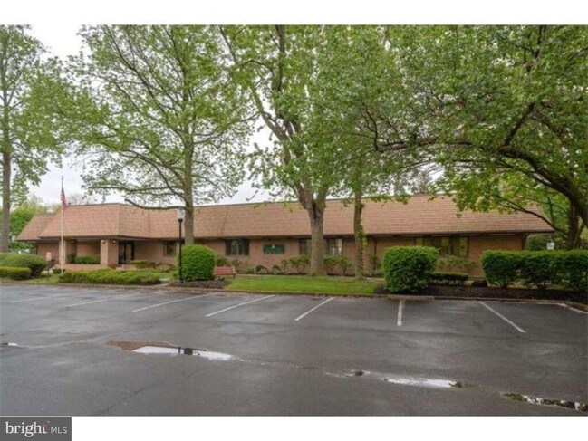 Building Photo - 6307 Delaire Landing Rd