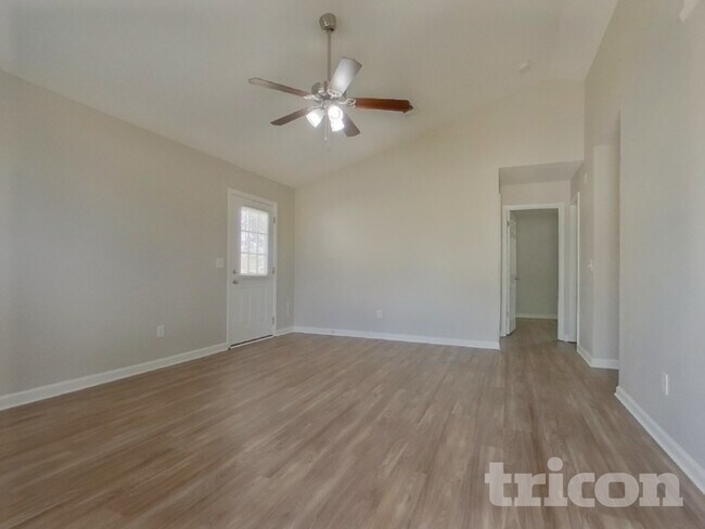 Foto del edificio - 279 Legend Oaks Dr