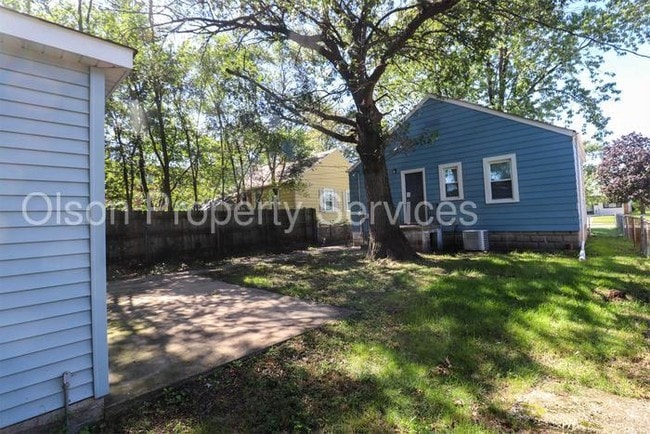 Building Photo - 6833 Woodmar Ave
