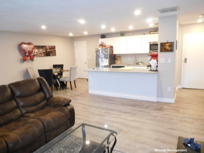 Foto del edificio - 404 Langley Rd