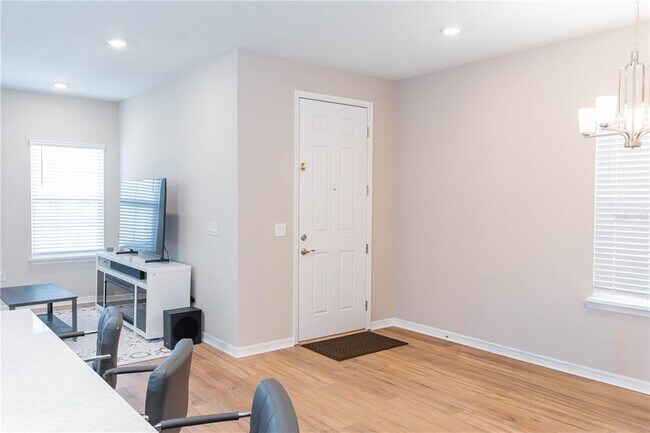 Foto del edificio - 387 Crossings Ave