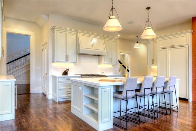 Foto del edificio - 30 Red Cross Ave