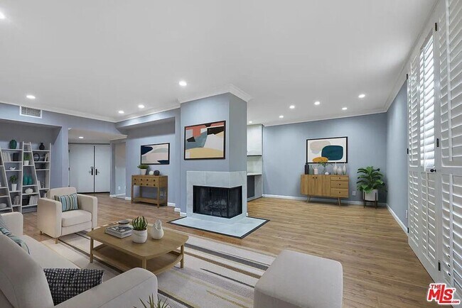 Foto del edificio - Luxury 2BR Condo in Prime West Hollywood's...