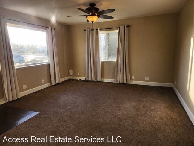 Building Photo - 3 br, 2 bath House - 313 E Main St