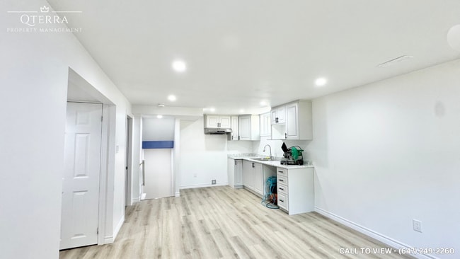 Building Photo - 12 Belton Dr