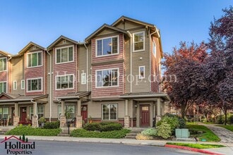 Building Photo - 10590 NE Cedar Falls Loop