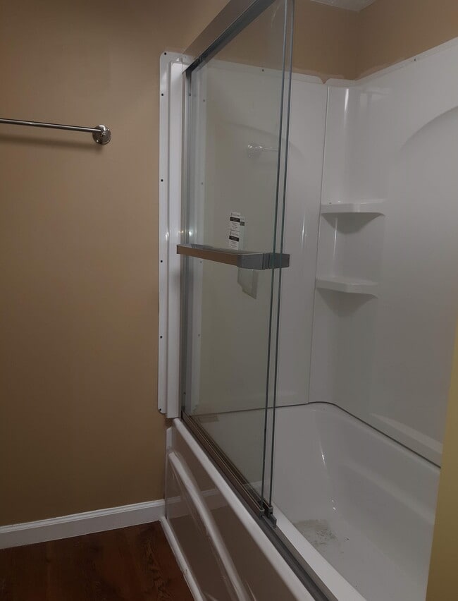 Unit A: Downstairs Bath - 306 S Keeneland Dr