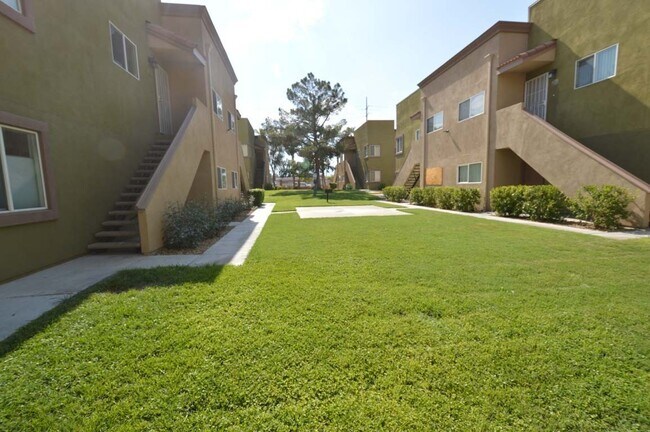 Building Photo - 2nd floor condo in a gated Northwest commu...