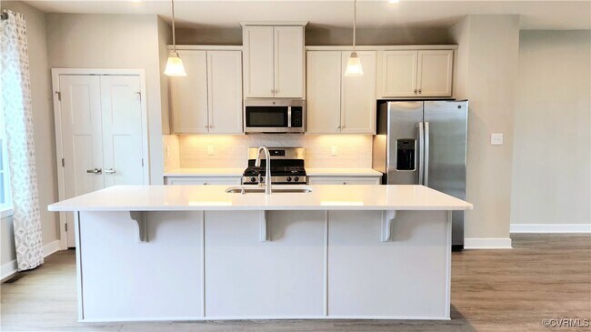 Foto del edificio - 14073 Millpointe Rd