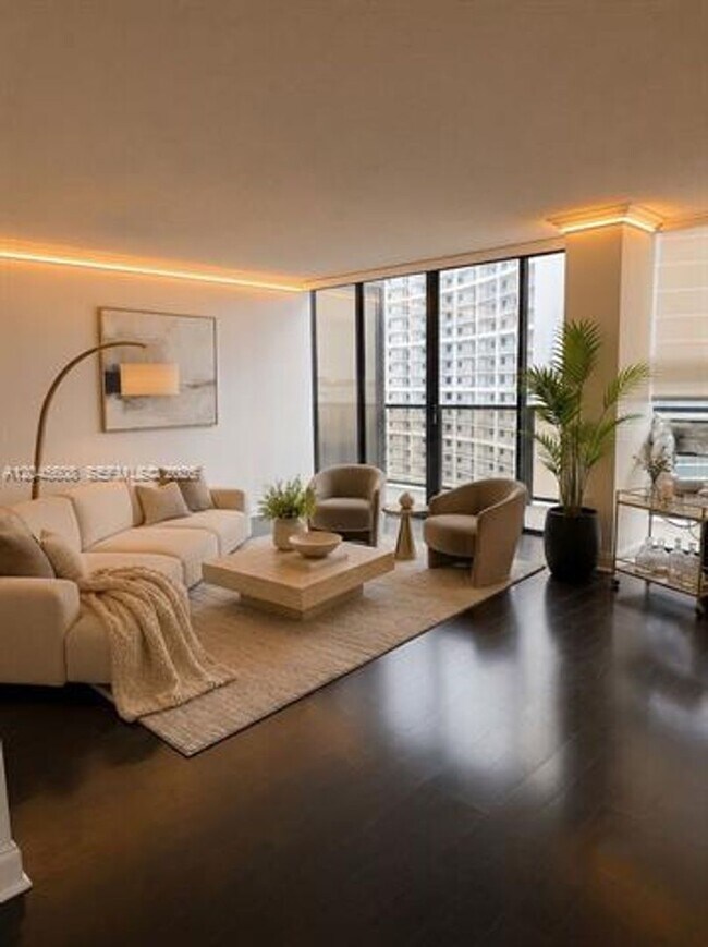 Foto del edificio - 600 NE 36th St