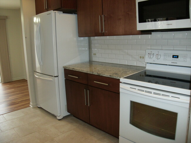 Kitchen - 11313 Douglas Ave